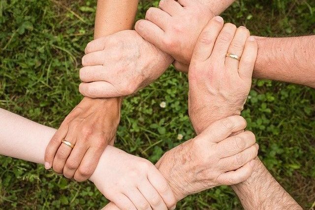 cropped-cropped-cropped-team-spirit-2447163_640-4-1